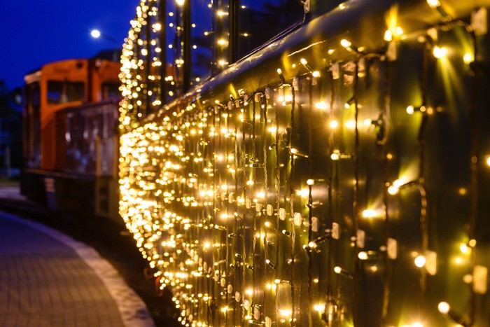 Szívmelengető látvány a balatonfenyvesi fényvonat