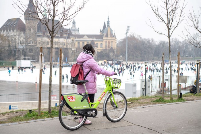 Komolyabb áremelés jön a pesti közbringáknál
