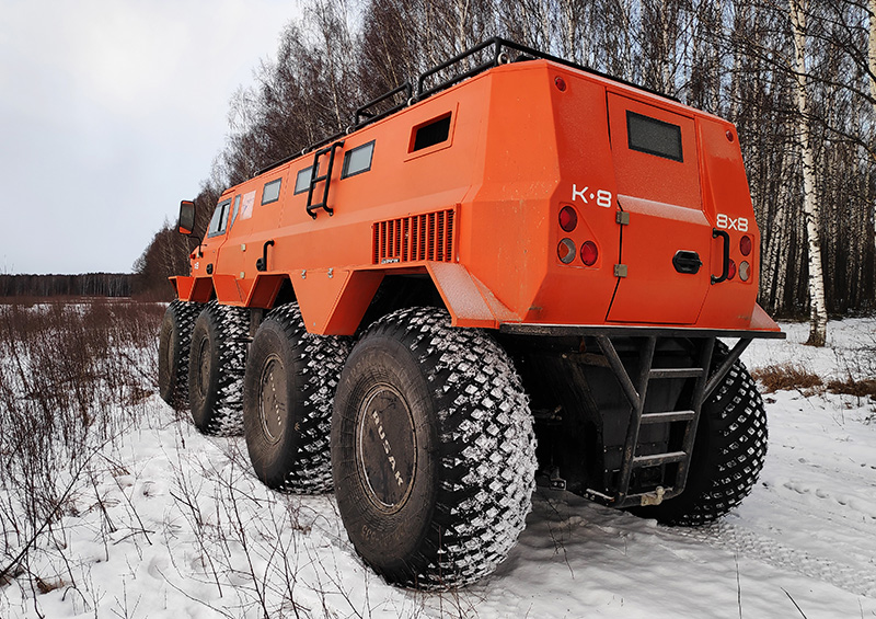 Amit mi a világ végének hiszünk, ott még vígan zúz a nyolckerekű orosz gépszörny 2 | Vezess Amit mi a világ végének hiszünk, ott még vígan zúz a nyolckerekű orosz gépszörny 2