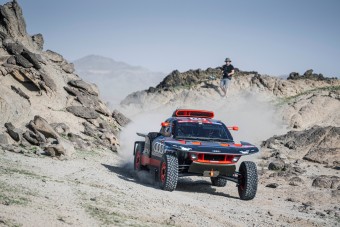 Elindult a Dakar, az Audi kezdett az élen