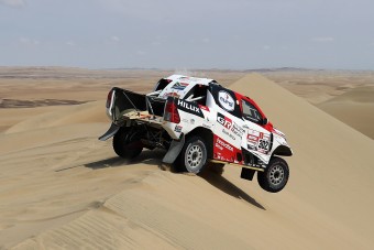 Kezdődik a Dakar-rali, újra indulnak magyarok is