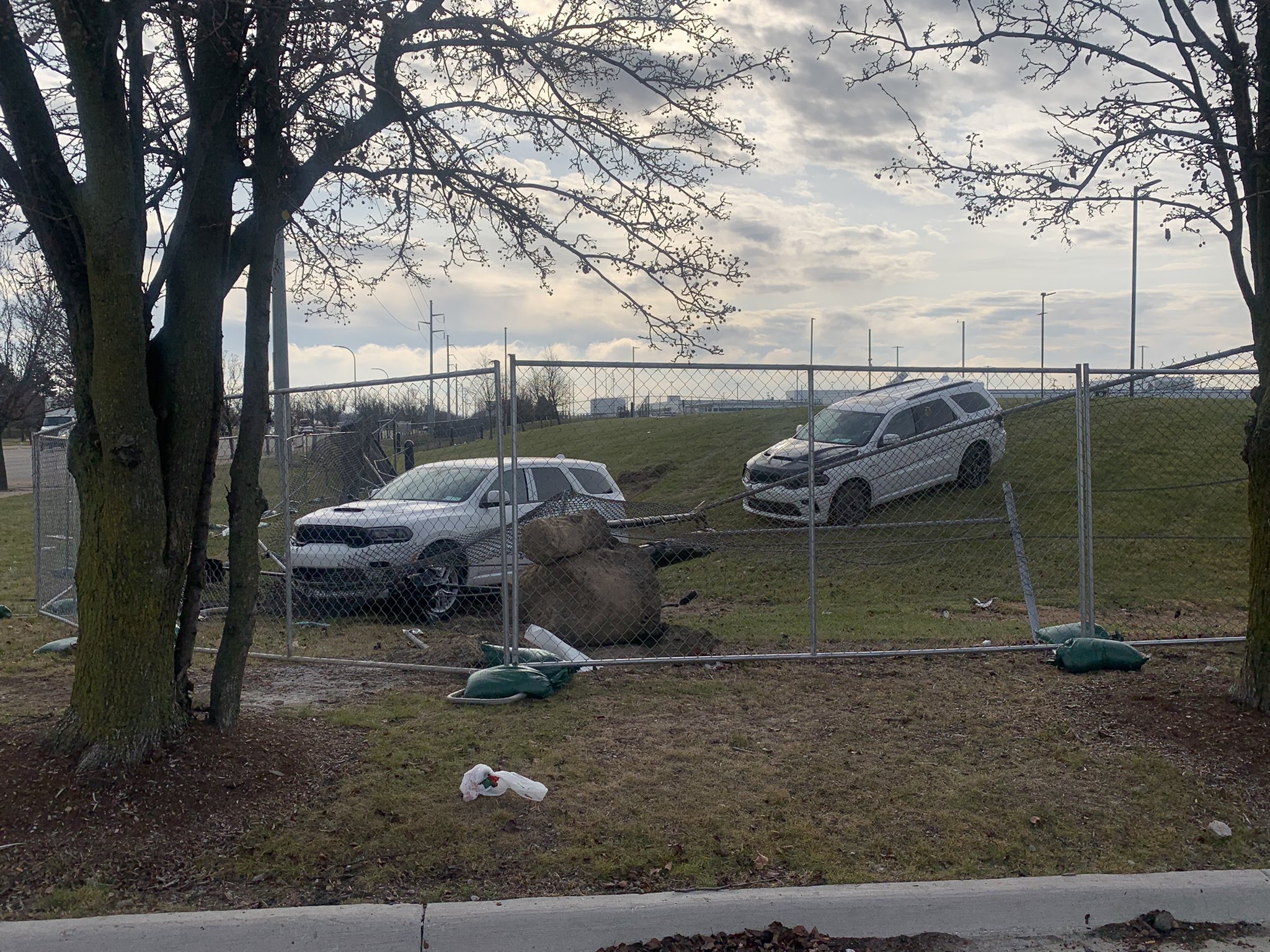 Már a gyárból ellopják az új autókat a tolvajok 1