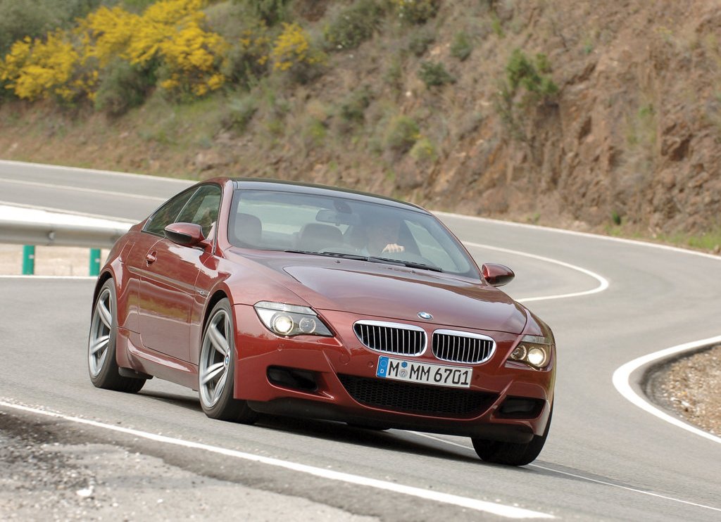 Bűnös élvezet a kibelezett kipufogóval üvöltő BMW a német autópályán 1