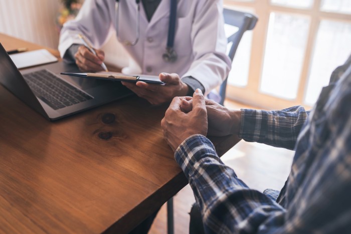 Így kerüld el a kínos beszélgetést az orvosoddal