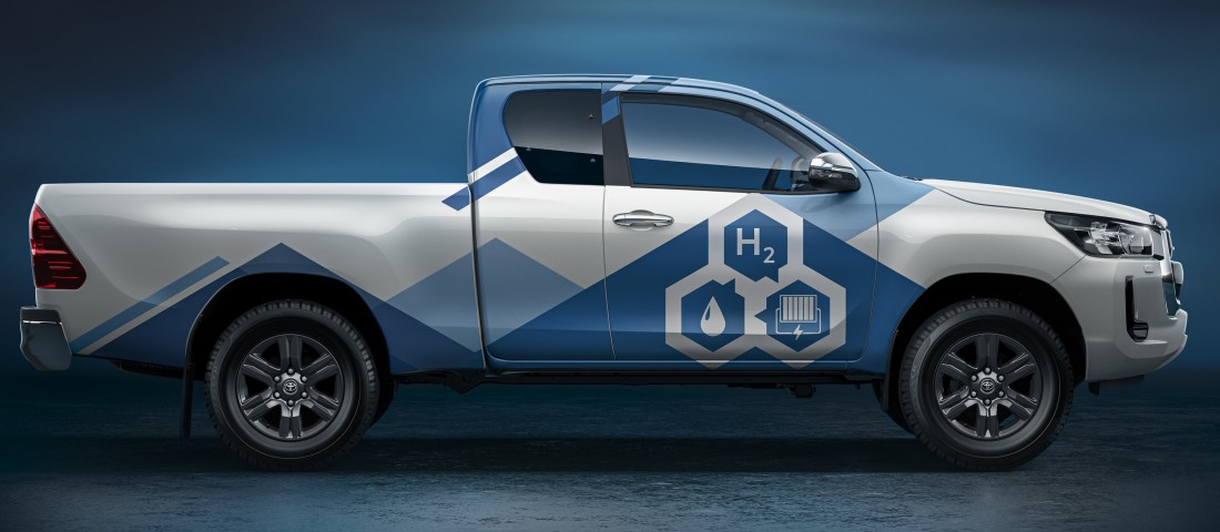 Hidrogén üzemű pickupot villantott a Toyota
