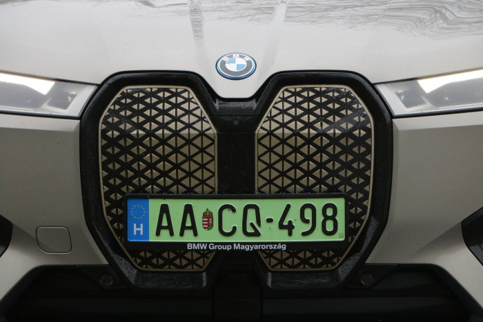 Íme az autó, ami ötvenmillióért olcsónak számít 6