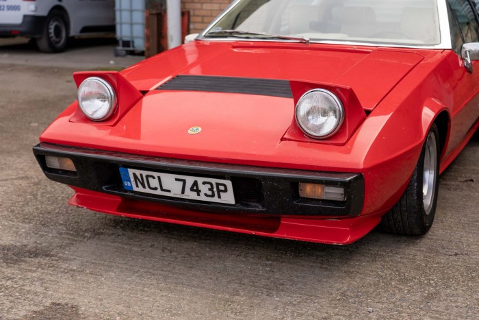 Ötmilliónyiért kelt el az F1-es legenda autója