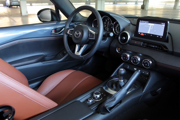 Idén leginkább a piros sportkocsikra buktunk 8