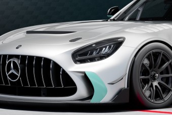 Műkedvelőknek kínál új versenyautót a Mercedes