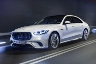 Luxussportautót mutatott be a Mercedes 55