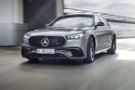 Luxussportautót mutatott be a Mercedes 66