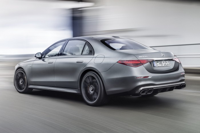 Luxussportautót mutatott be a Mercedes 9