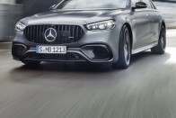 Luxussportautót mutatott be a Mercedes 69