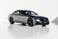 Luxussportautót mutatott be a Mercedes 91