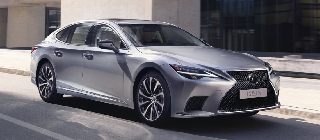 Okosabb lesz a Lexus zászlóshajója