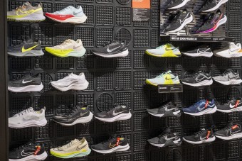 Meglepő, kinek a nevéhez fűződik 2022 öt legdrágább sportcipője