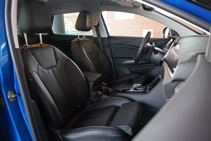 Húszmilliós hibrid az alsó polcról – Opel Grandland 9 | Vezess Húszmilliós hibrid az alsó polcról – Opel Grandland 9