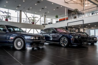 Így még nem láttad egy képen az összes 7-es BMW-t