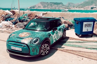 Aki Minit vesz, a tengert is tisztítja