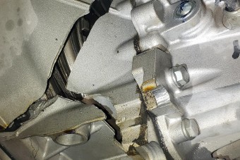 Vontatással ölte meg autóját a figyelmetlen tulaj