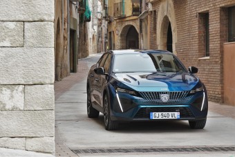 Ebbe a Peugeot-ba könnyen belezúghatsz