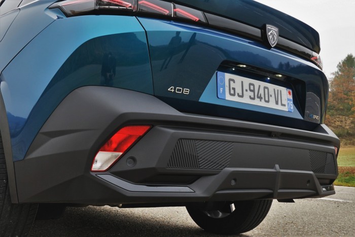 Ebbe a Peugeot-ba könnyen belezúghatsz 8 | Vezess Ebbe a Peugeot-ba könnyen belezúghatsz 8