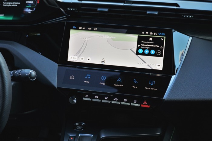 Ebbe a Peugeot-ba könnyen belezúghatsz 9 | Vezess Ebbe a Peugeot-ba könnyen belezúghatsz 9