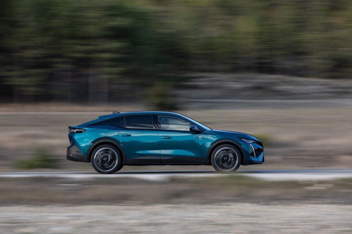 Magyar motorral is kapható a Peugeot különlegessége 13