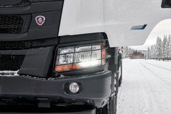 Ettől a teherautótól rögtön karácsonyi hangulatod lesz