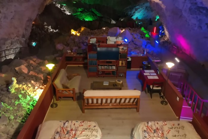 120 méterrel a föld alatt található ez a luxusszállás