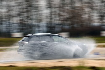 Így tudsz olcsóbban autózni 700 Ft-os üzemanyaggal