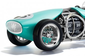 Méregdrága autót villantott a világhírű ékszermárka