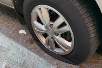 Ismét akcióban a klímaaktivisták, autósok százaival szúrtak ki