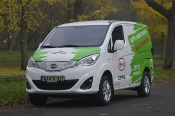 Kiderítettük, gagyi-e egy kínai elektromos furgon