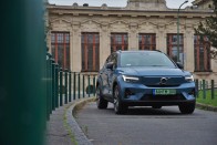 Nagy ígéret, kis hatótáv. Tudja ezt feledtetni az XC40? 36