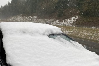 Nevetséges magyarázattal állt elő a sofőr, aki egy guruló hókupaccal indult útnak
