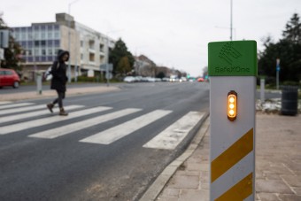 Magyar fejlesztésű okoszebrát adtak át Tatán
