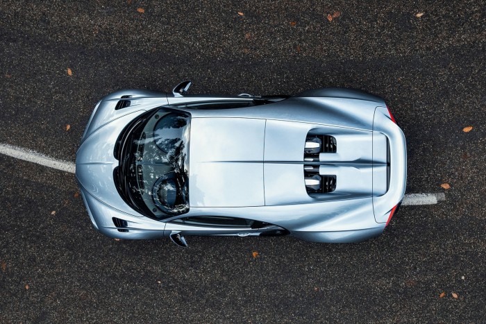 Gigantikus összeget kér el nem készült autójáért a Bugatti 6