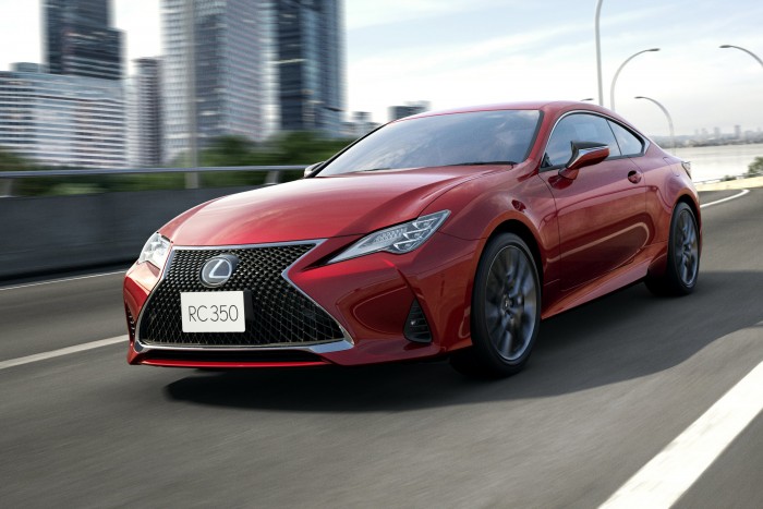 Váratlan csavarral tették könnyebbé a Lexus RC kupét