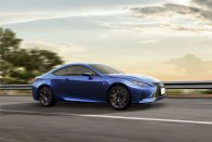 Váratlan csavarral tették könnyebbé a Lexus RC kupét 23