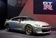 Civilizáltabb lett a Nissan GT-R 48