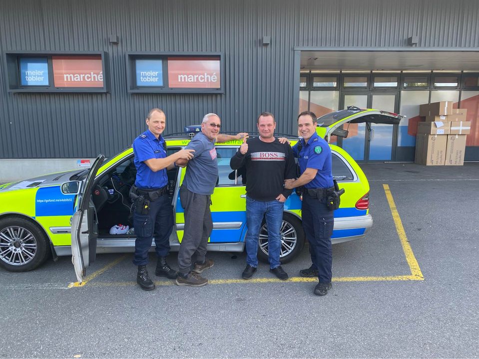 Nagyot néznek az emberek, amikor meglátják ezt a rendőrautót 6