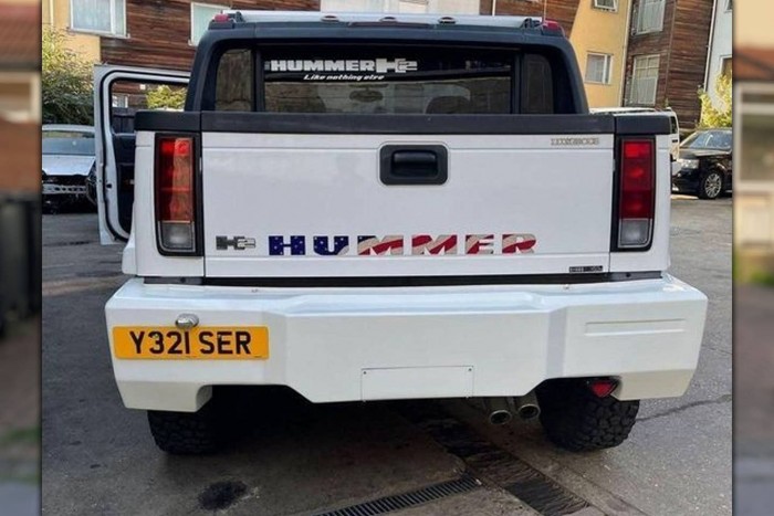 Erős a verseny, de ez a tuningolt Hummer H2 ott van a legrondábbak között 4