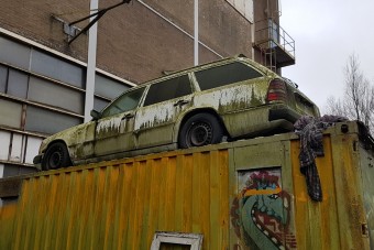 Kibelezett hulla volt, de feltámadt a milliós futású öreg Mercedes