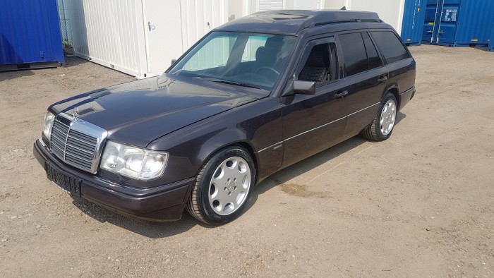 Kibelezett hulla volt, de feltámadt a milliós futású öreg Mercedes 4