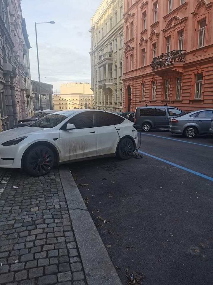 Ablakból lógó hosszabbítók lepik el a városokat? 3