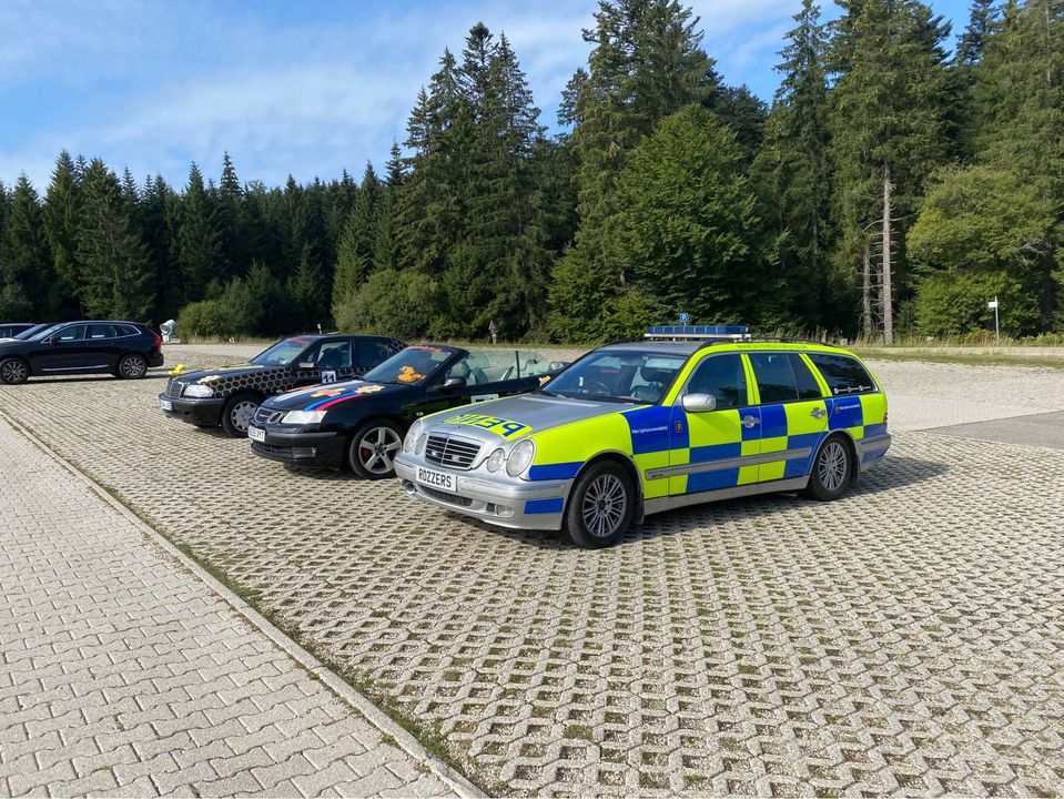 Nagyot néznek az emberek, amikor meglátják ezt a rendőrautót 3