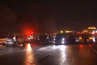 40 autó csattant egy autópályán