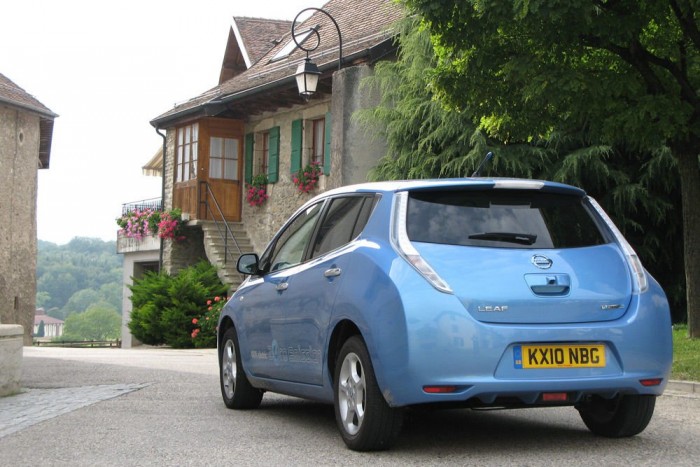 Fegyver lett a kolbászból egy német autós fejében 1 | Vezess Fegyver lett a kolbászból egy német autós fejében 1