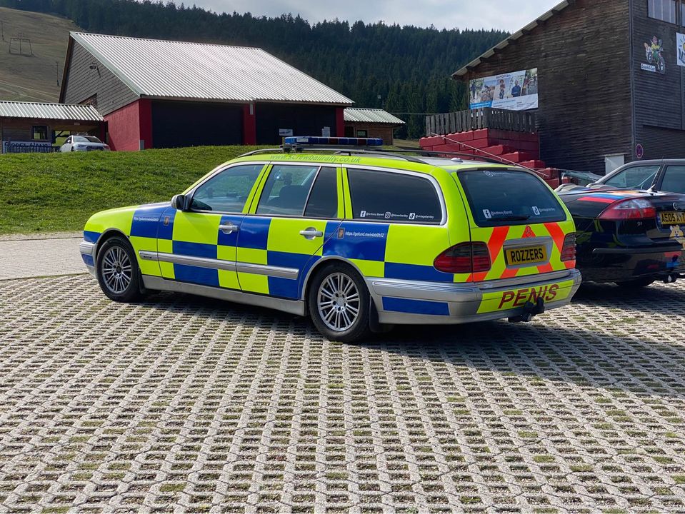 Nagyot néznek az emberek, amikor meglátják ezt a rendőrautót 5 | Vezess Nagyot néznek az emberek, amikor meglátják ezt a rendőrautót 5